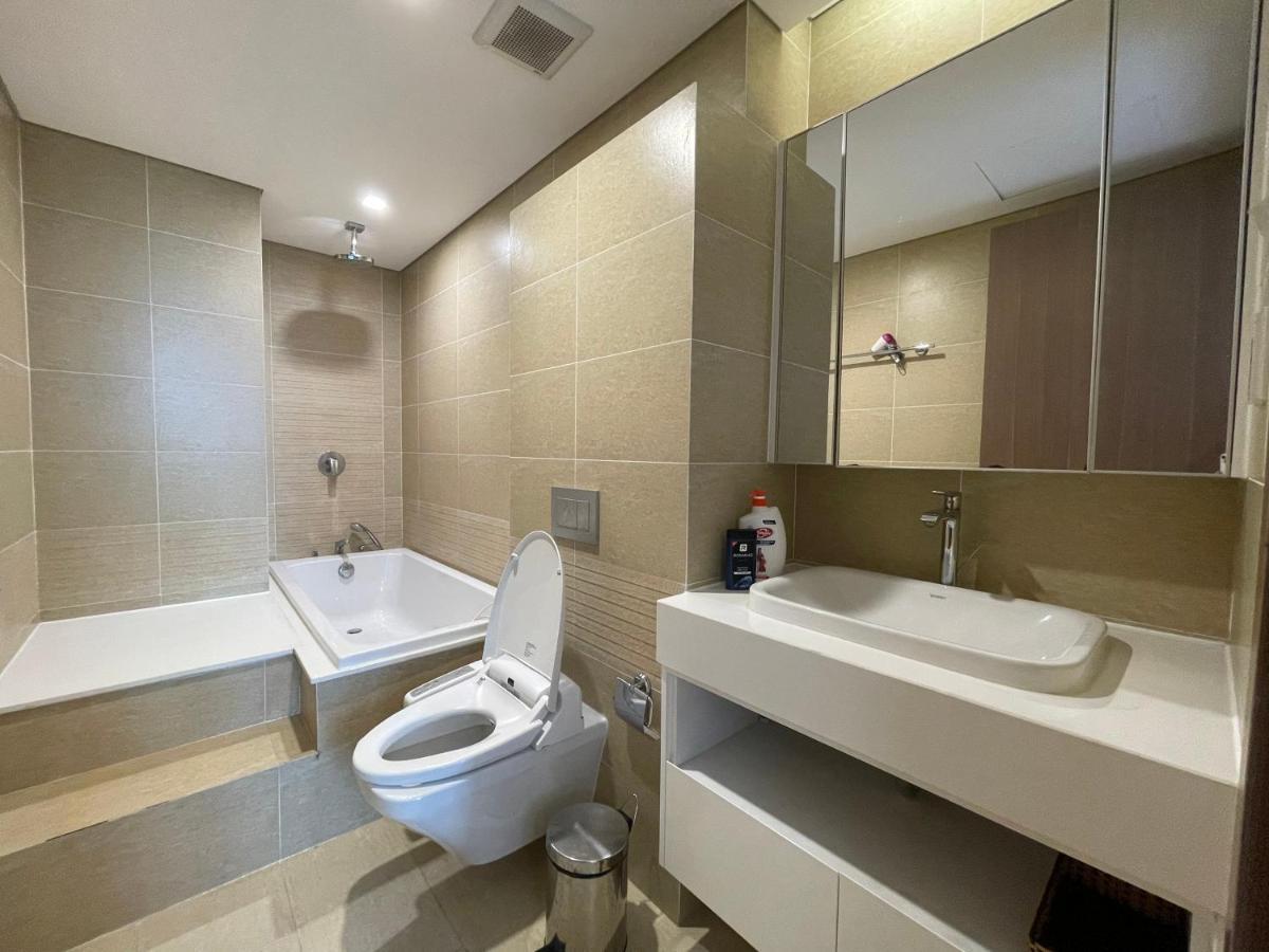 Lägenhet på 81 m² i Ba Dinh-distriktet, med 2 sovrum och 2 badrum  Hanoi Exteriör bild