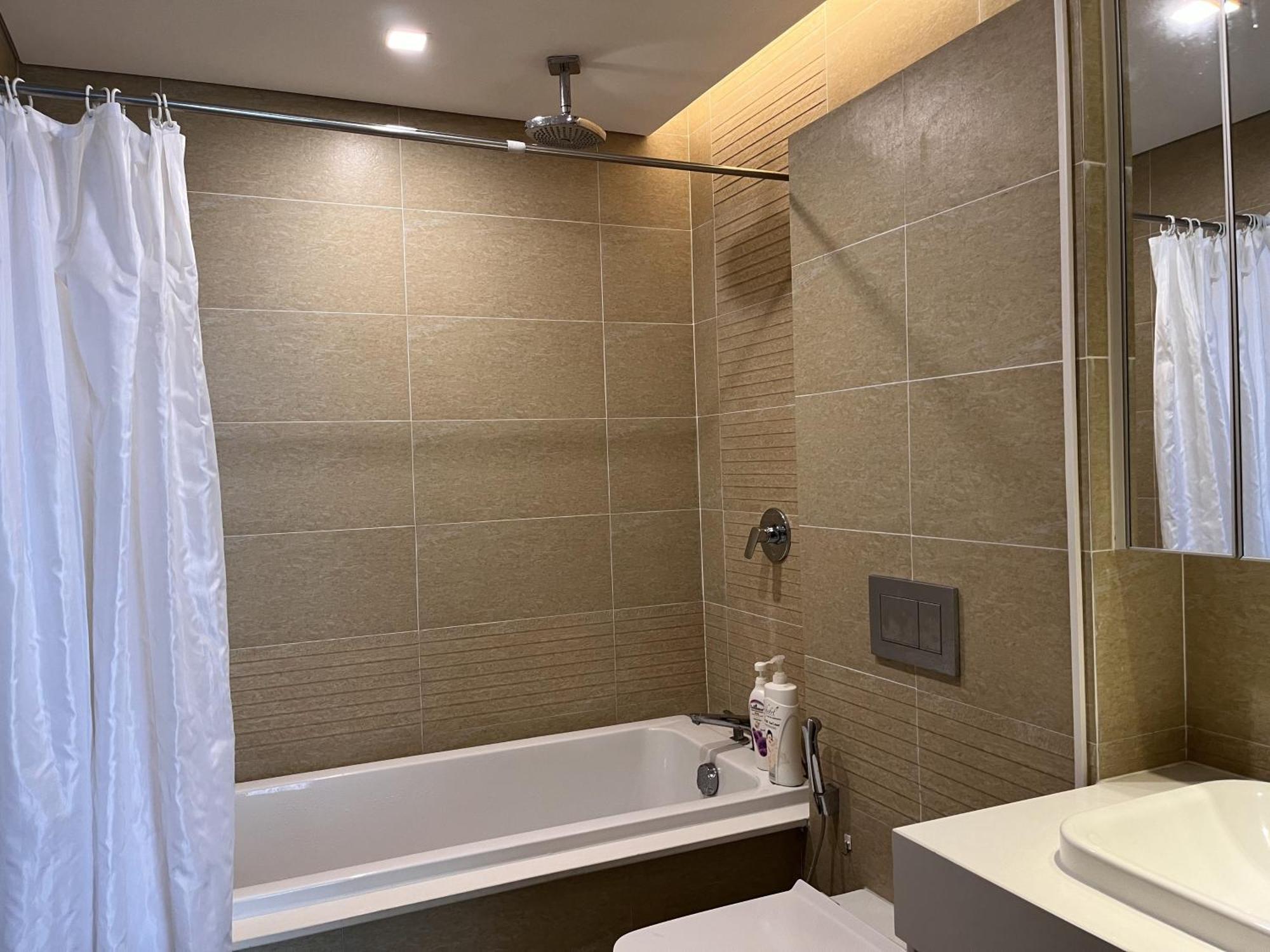 Lägenhet på 81 m² i Ba Dinh-distriktet, med 2 sovrum och 2 badrum  Hanoi Exteriör bild